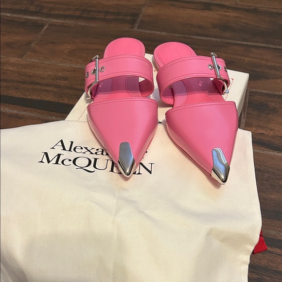 New authentic Alexander McQueen flats